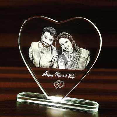 "Crystal Small Heart stand -2D - Click here to View more details about this Product